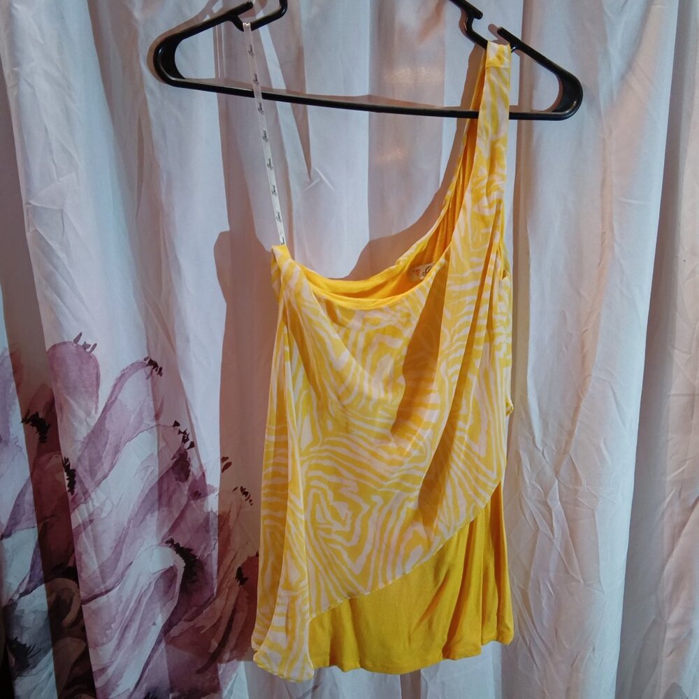 Guess one shoulder yellow sheer patterned overlay tank Small